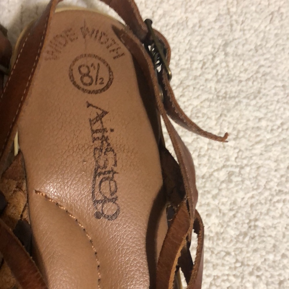 Leather Women’s Sandals 8.5 Wide brown Airstep